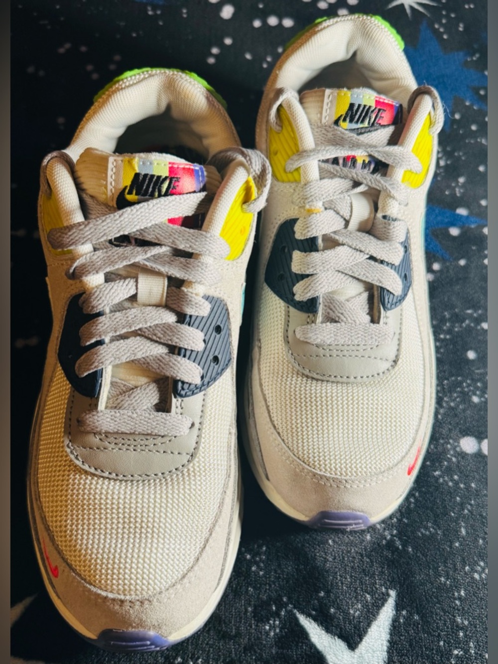 Nike Air Max 90 Low-Top Sneakers - Teal Swoosh, Red Midsole, Yellow Eyelet - Picture 3 of 5
